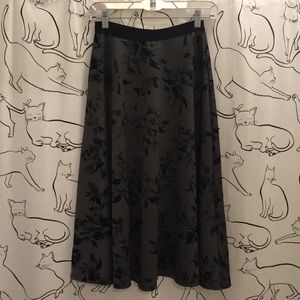 Bobeau Velvet Floral Midi Skirt 🥀